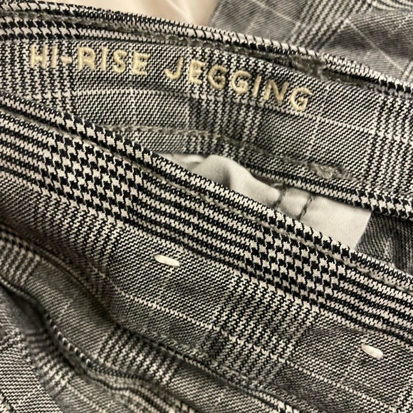 American Eagle High rise jeans. Size 14 regular. - Picture 3 of 6